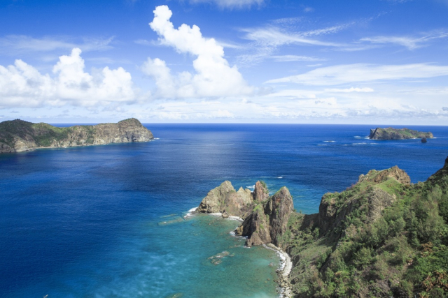 小笠原諸島の歴史と成り立ち～火山活動で誕生した島々の進化～