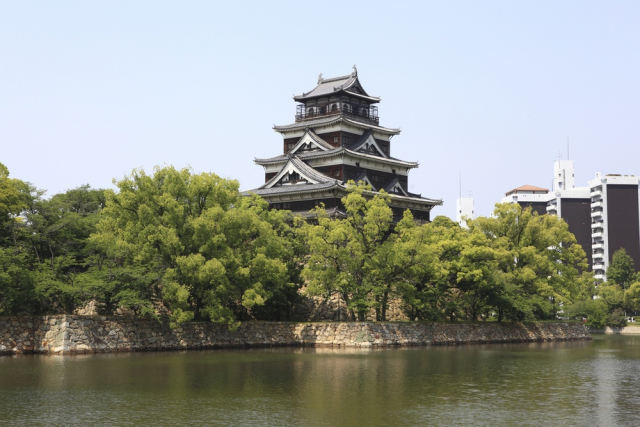 広島城は海上交通網を制するためにあえて三角州に築城された