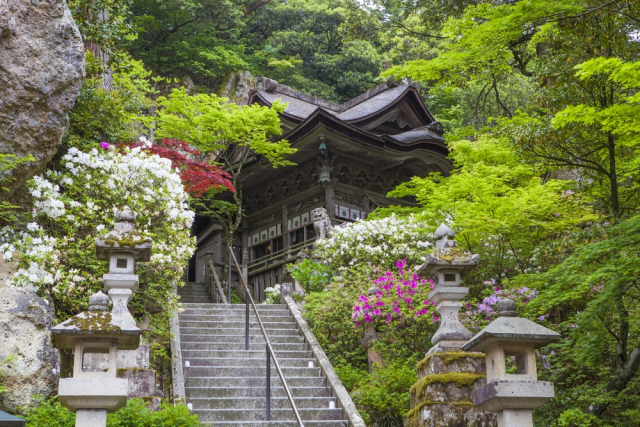 那谷寺は胎内くぐりの聖地だった！自然そのものが御本尊の寺