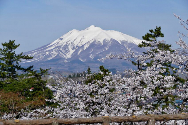 岩木山は荒々しい火山地形を残す活火山～「津軽富士」と称される美しい山の実態