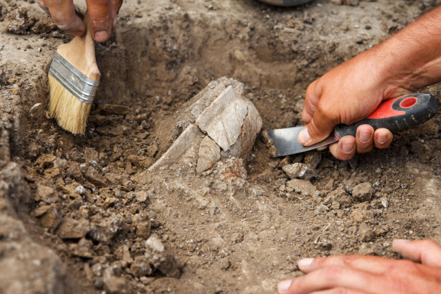 火焔型土器は縄文時代の新潟で盛んに造られた燃えさかる炎のような土器