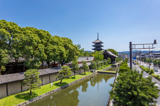 東寺は空海が嵯峨天皇より賜った寺～国立寺院だった東寺を、空海が密教の根本道場に再編した