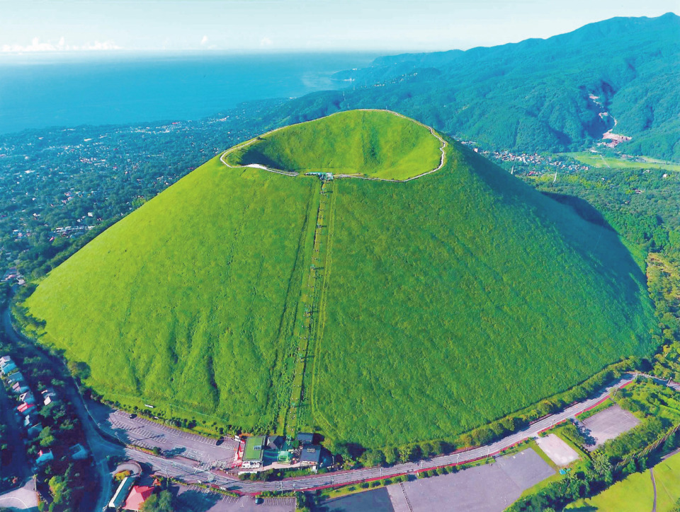 大室山での遊び方 リフトで登山でお鉢めぐり アーチェリーも楽しめる まっぷるトラベルガイド