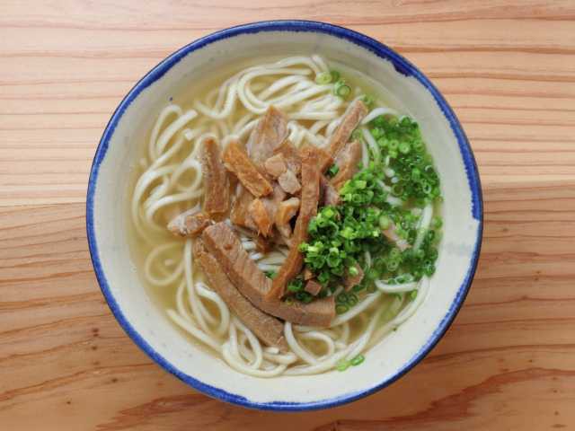 石垣島グルメ 八重山そばを食べ比べ お店ごとの個性を味わおう まっぷるトラベルガイド