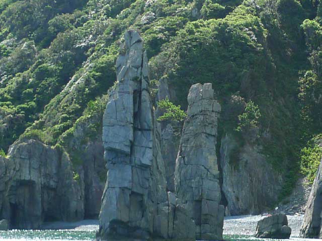 青海島 青い海に囲まれた景勝地 必見スポット まっぷるトラベルガイド