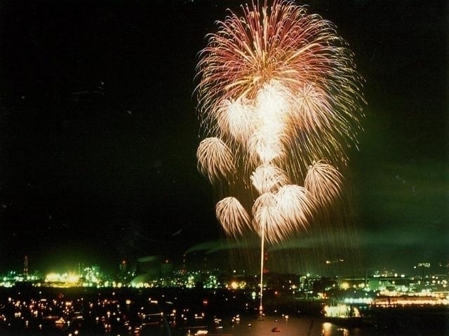 和歌山県のおすすめの花火大会 年版 打ち上げ数 開催日 人出など情報満載 観光旅行メディア まっぷるトラベルガイド