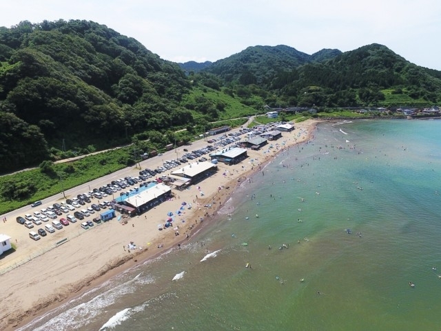 新潟県のおすすめのビーチ 海水浴場 年版 期間やイベント 海の家の軒数など情報満載 観光旅行メディア まっぷるトラベルガイド