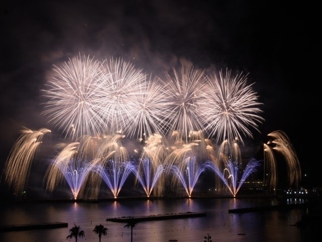 全国のおすすめ花火大会 年版 打ち上げ数 開催日 人出など情報満載 観光旅行メディア まっぷるトラベルガイド