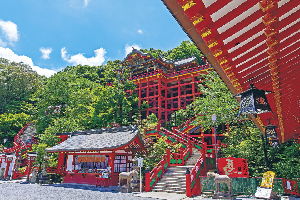 佐賀 日本三大稲荷 祐徳稲荷神社はパワースポット 恋愛成就にご利益あり まっぷるトラベルガイド