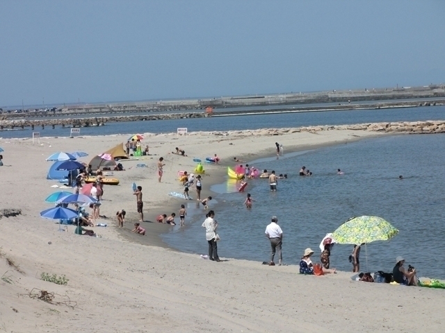 新潟県のおすすめのビーチ 海水浴場 21年版 期間やイベント 海の家の軒数など情報満載 まっぷるトラベルガイド