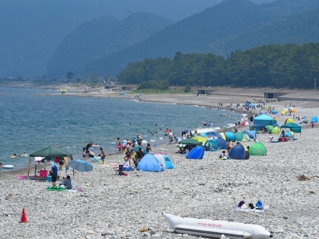 富山県のおすすめのビーチ 海水浴場 21年版 期間やイベント 海の家の軒数など情報満載 まっぷるトラベルガイド