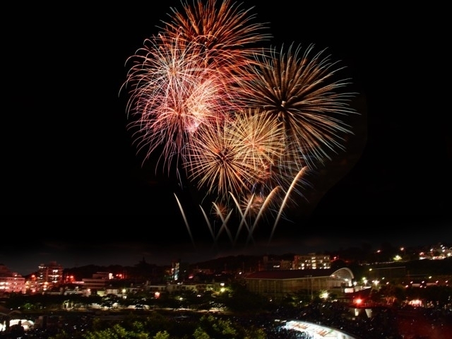 沖縄県のおすすめの花火大会 21年版 打ち上げ数 開催日 人出など情報満載 まっぷるトラベルガイド