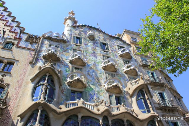 バルセロナで建築家ガウディの世界遺産を観る – まっぷるトラベルガイド