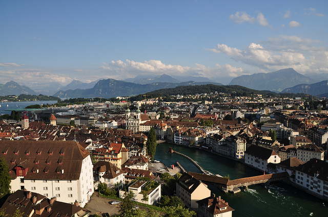 4878869255_2e500e3155_z