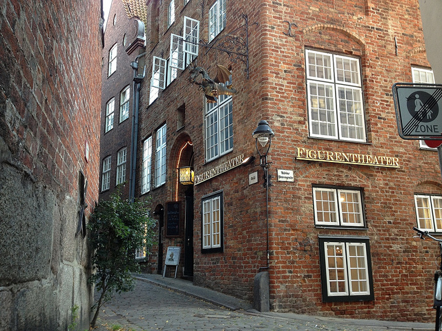 8189795068_aa77f5f3fa_z