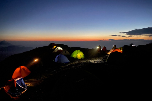 登山に最適な「ヘッドランプ」10選。これで早朝の出発やテント泊も安心！もしもの時の防災グッズにも。